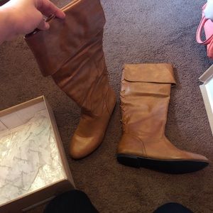 Under the knee Tan boots size 8. Good condition